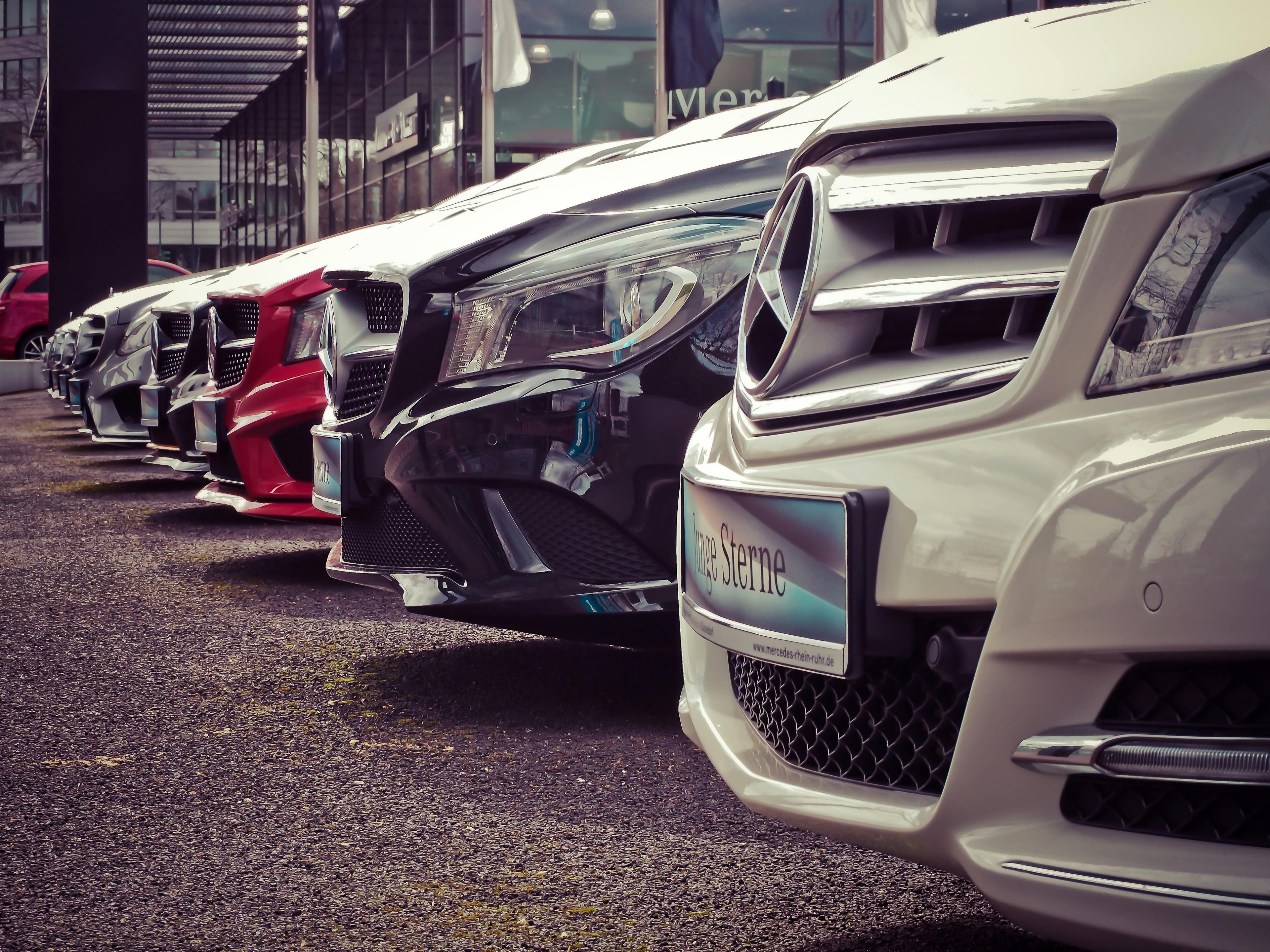 Premium corporate chauffeur service background 4