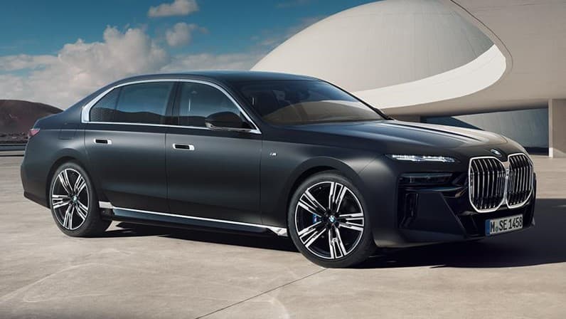BMW 7 Series chauffeur-driven vehicle