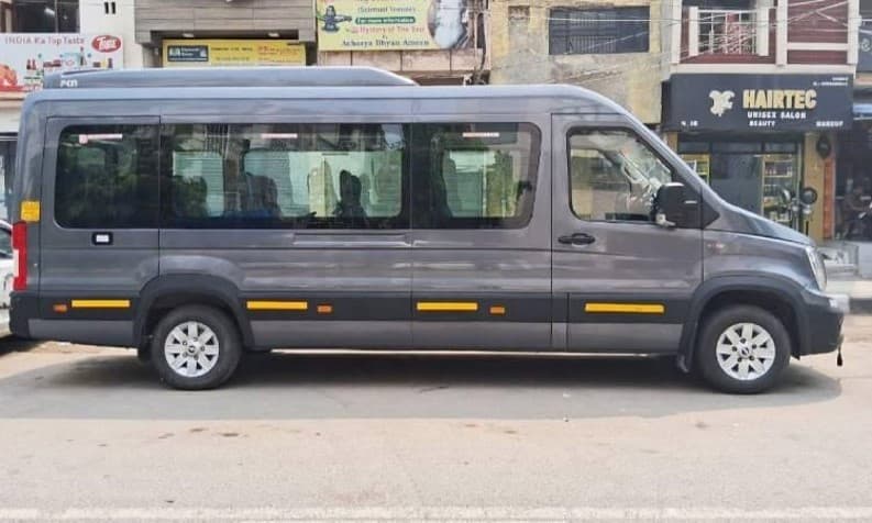 Force Urbania chauffeur-driven vehicle