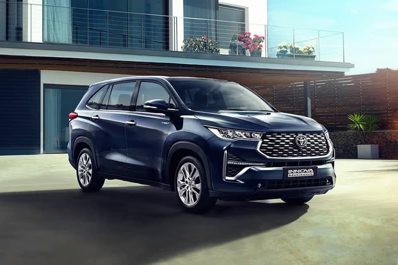 Innova Hycross chauffeur-driven vehicle