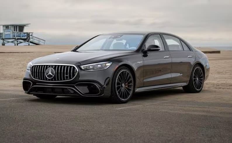 Mercedes S-Class chauffeur-driven vehicle
